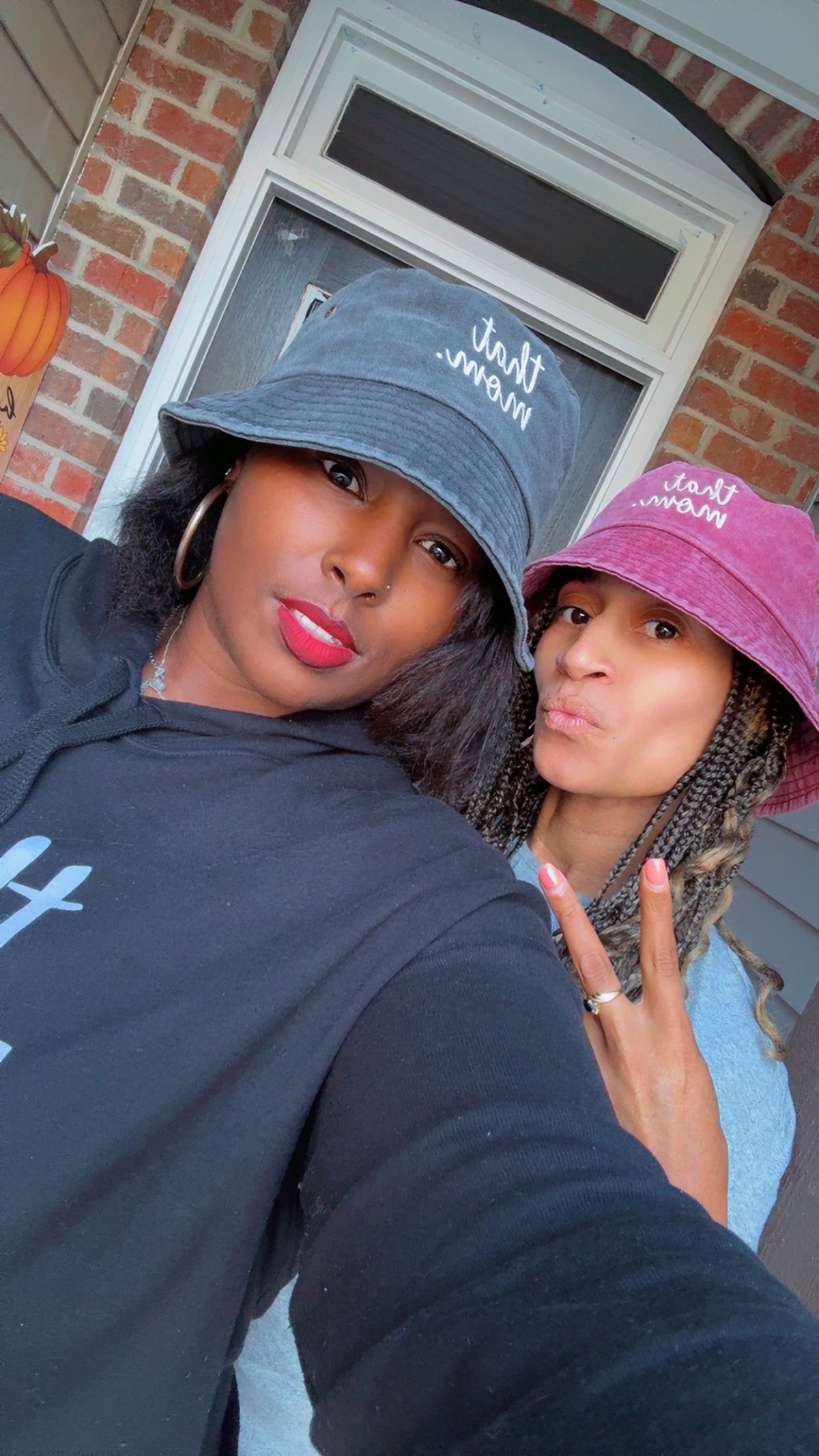 That Mom. Crop Hoodie